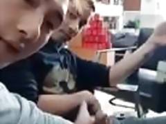 Vietnamese twinks bj on cam (1'42'')